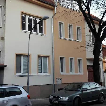 Attic Parkview Apartamento